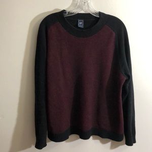 Gap sweater